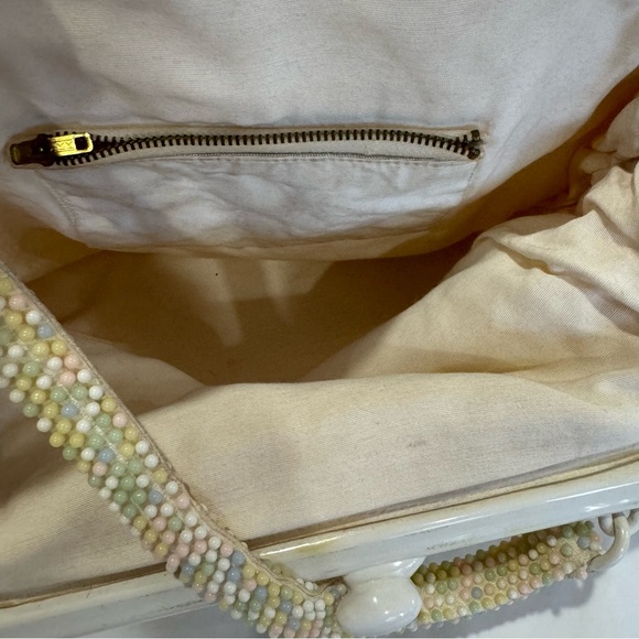1960’s Vintage candy button purse made of pastel beads and beaded handle Mod - Picture 6 of 14